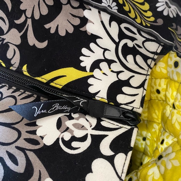 Vera Bradley Large Tote Bag with zipper closure. Lots of pockets! - Picture 5 of 6